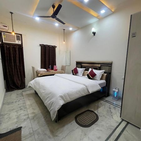 Homestay Comforts 500M From Amritsar Airport Eksteriør billede