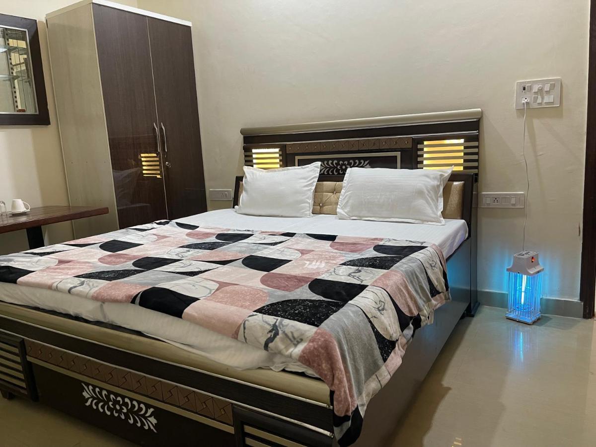 Homestay Comforts 500M From Amritsar Airport Eksteriør billede