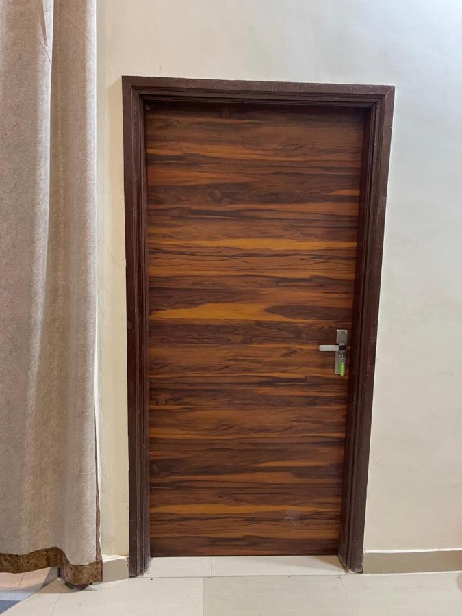 Homestay Comforts 500M From Amritsar Airport Eksteriør billede