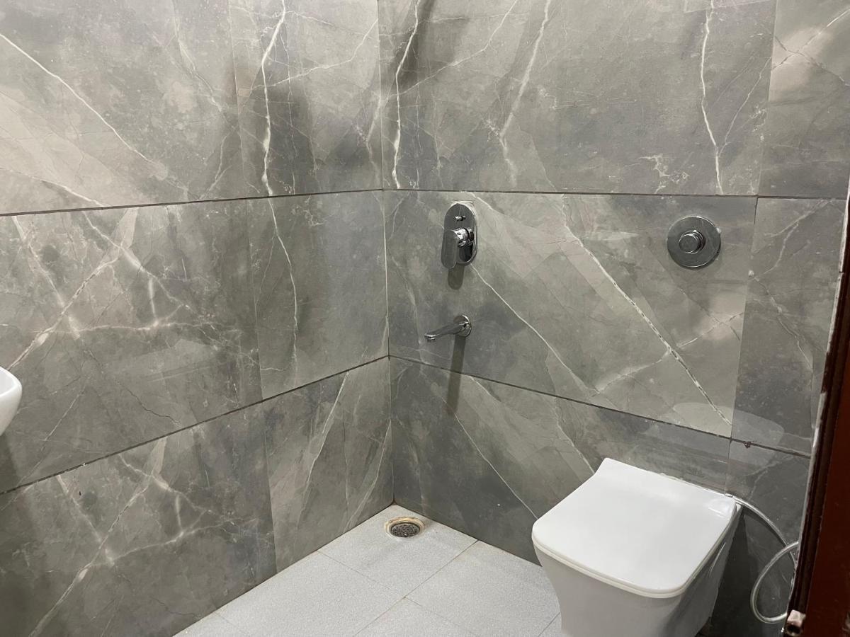 Homestay Comforts 500M From Amritsar Airport Eksteriør billede