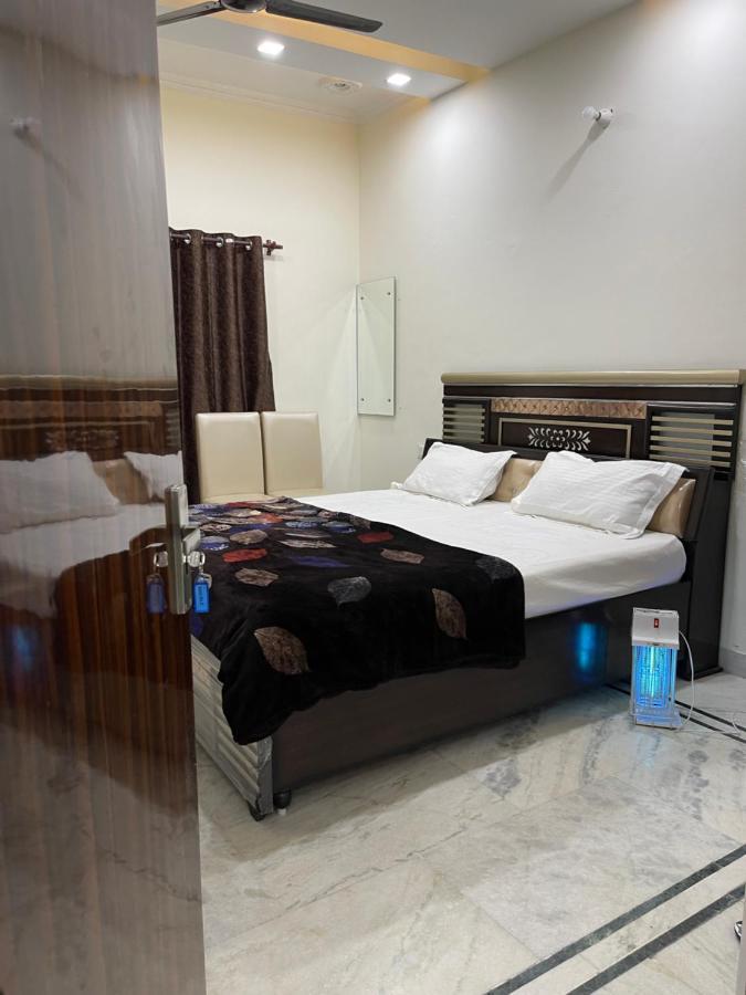 Homestay Comforts 500M From Amritsar Airport Eksteriør billede