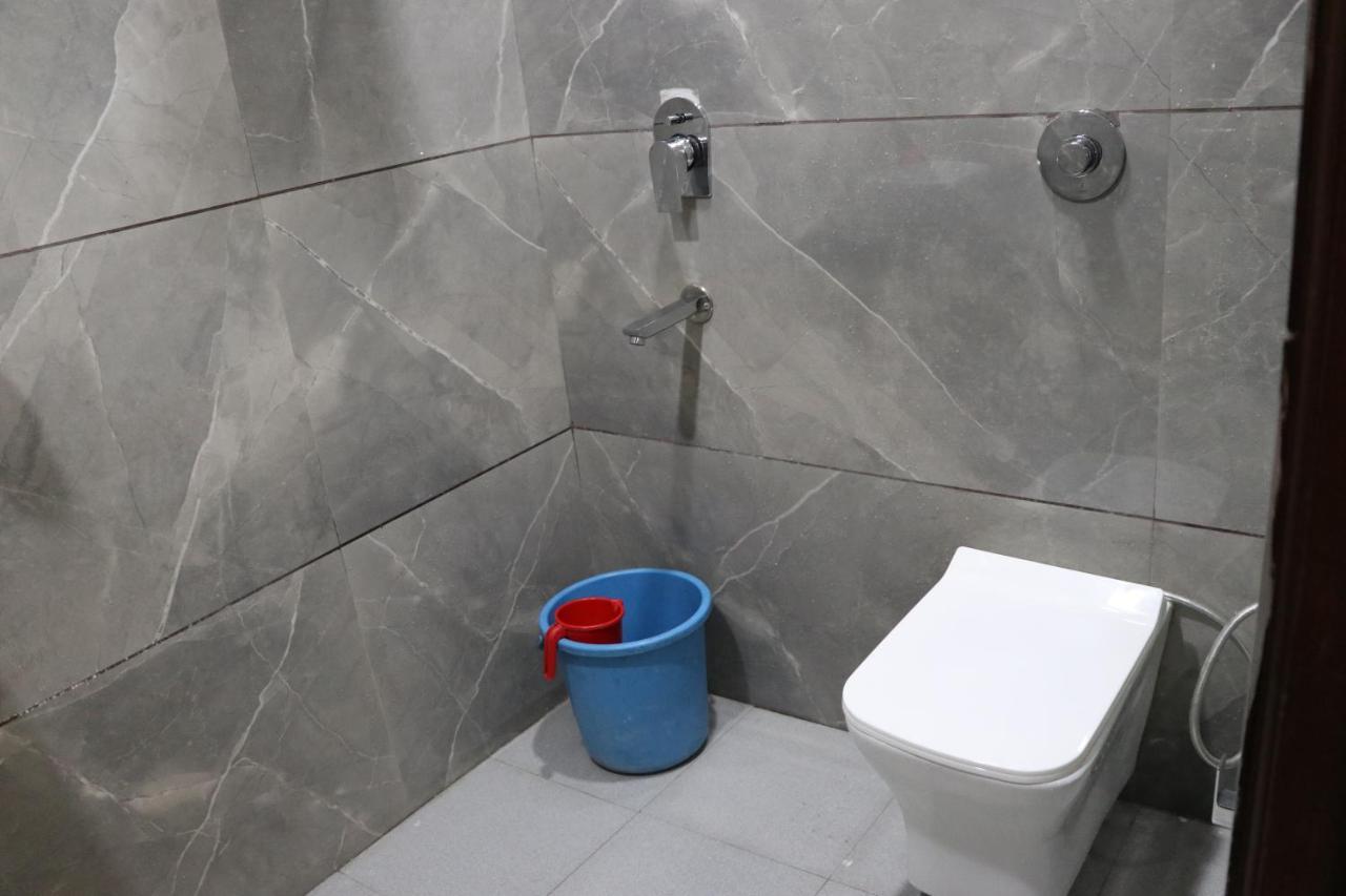 Homestay Comforts 500M From Amritsar Airport Eksteriør billede