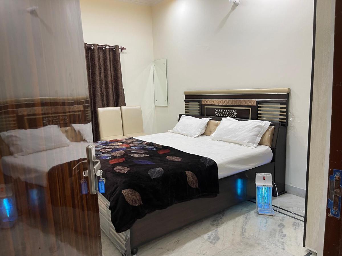Homestay Comforts 500M From Amritsar Airport Eksteriør billede