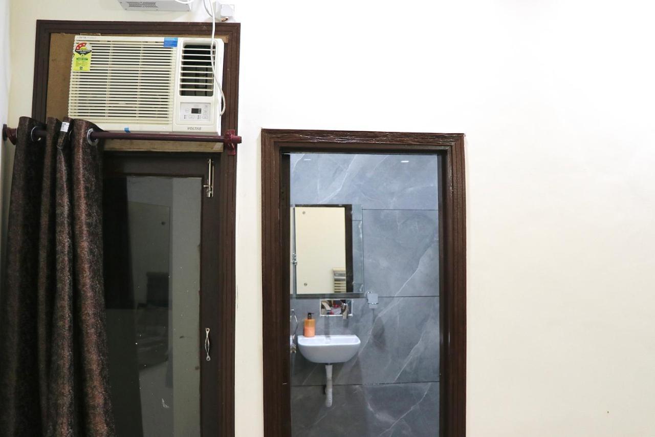 Homestay Comforts 500M From Amritsar Airport Eksteriør billede