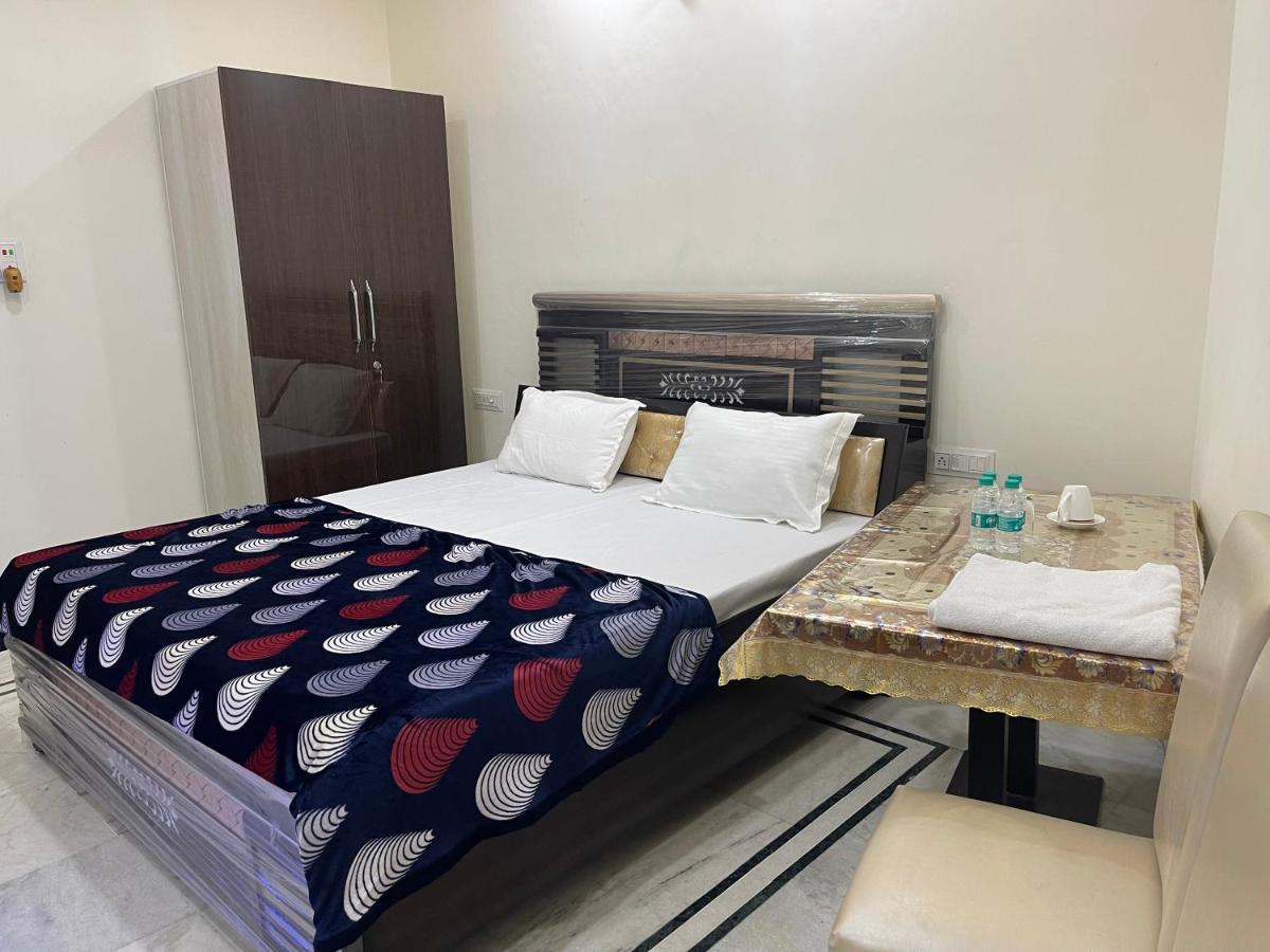 Homestay Comforts 500M From Amritsar Airport Eksteriør billede