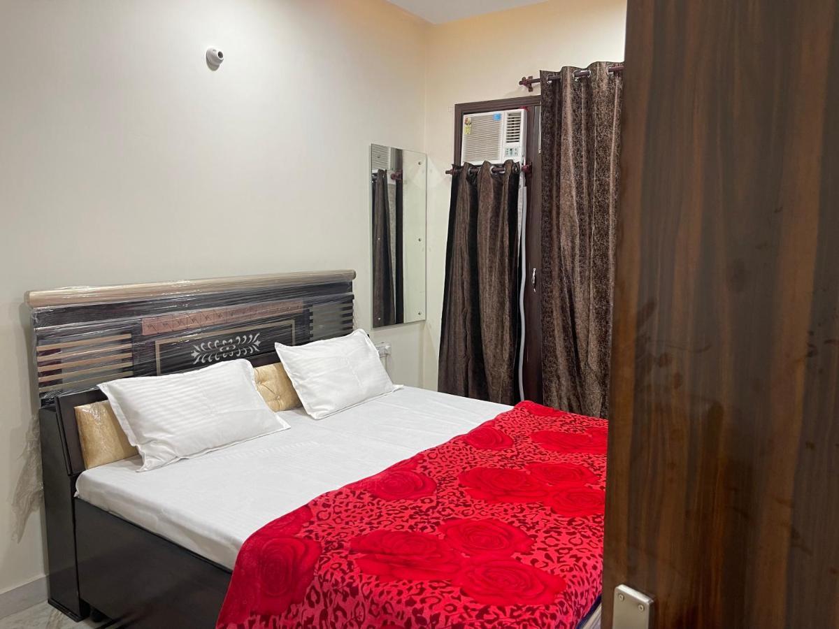 Homestay Comforts 500M From Amritsar Airport Eksteriør billede