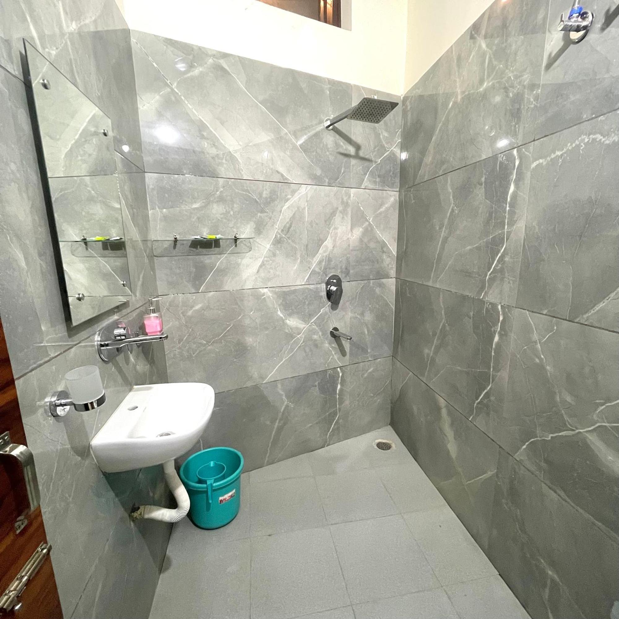 Homestay Comforts 500M From Amritsar Airport Eksteriør billede